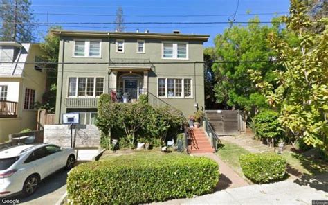 Single-family house sells in Oakland for $2.2 million